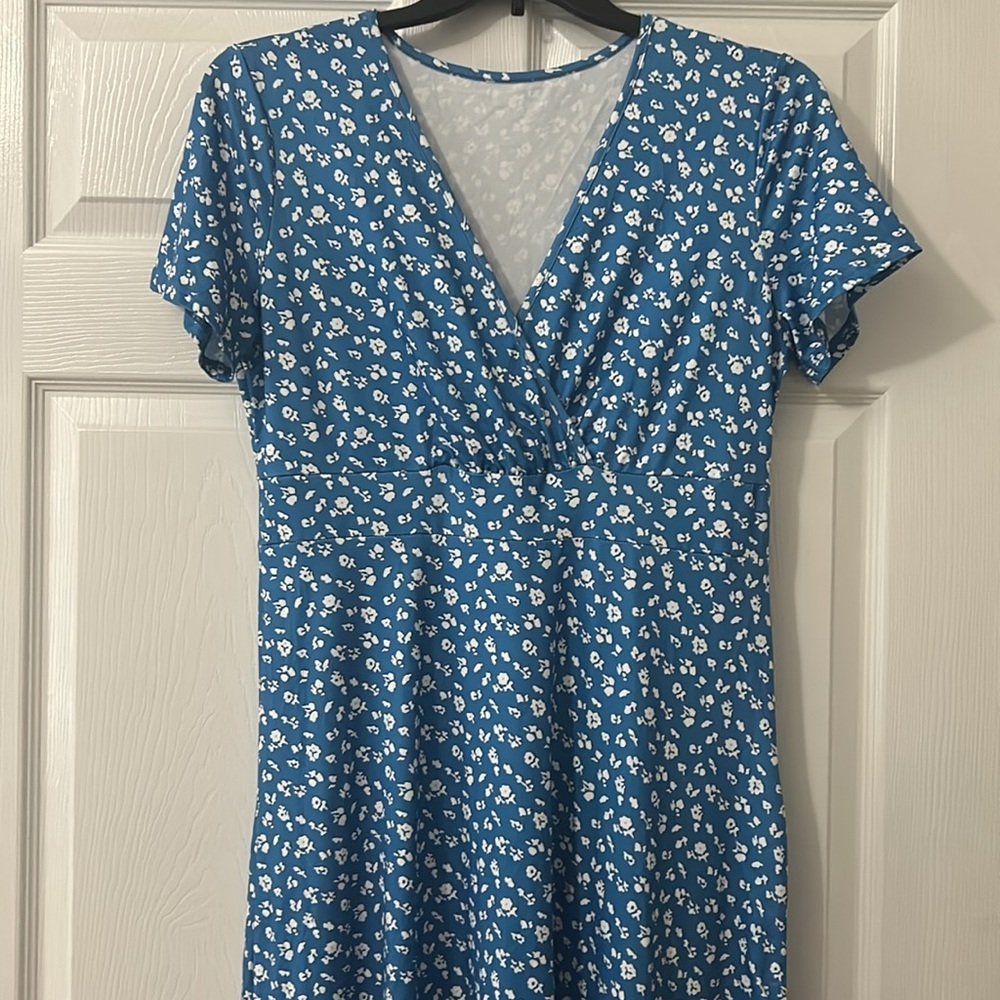 💕5/$15 Blue Floral V neck Maxi Dress - Picture 4 of 5